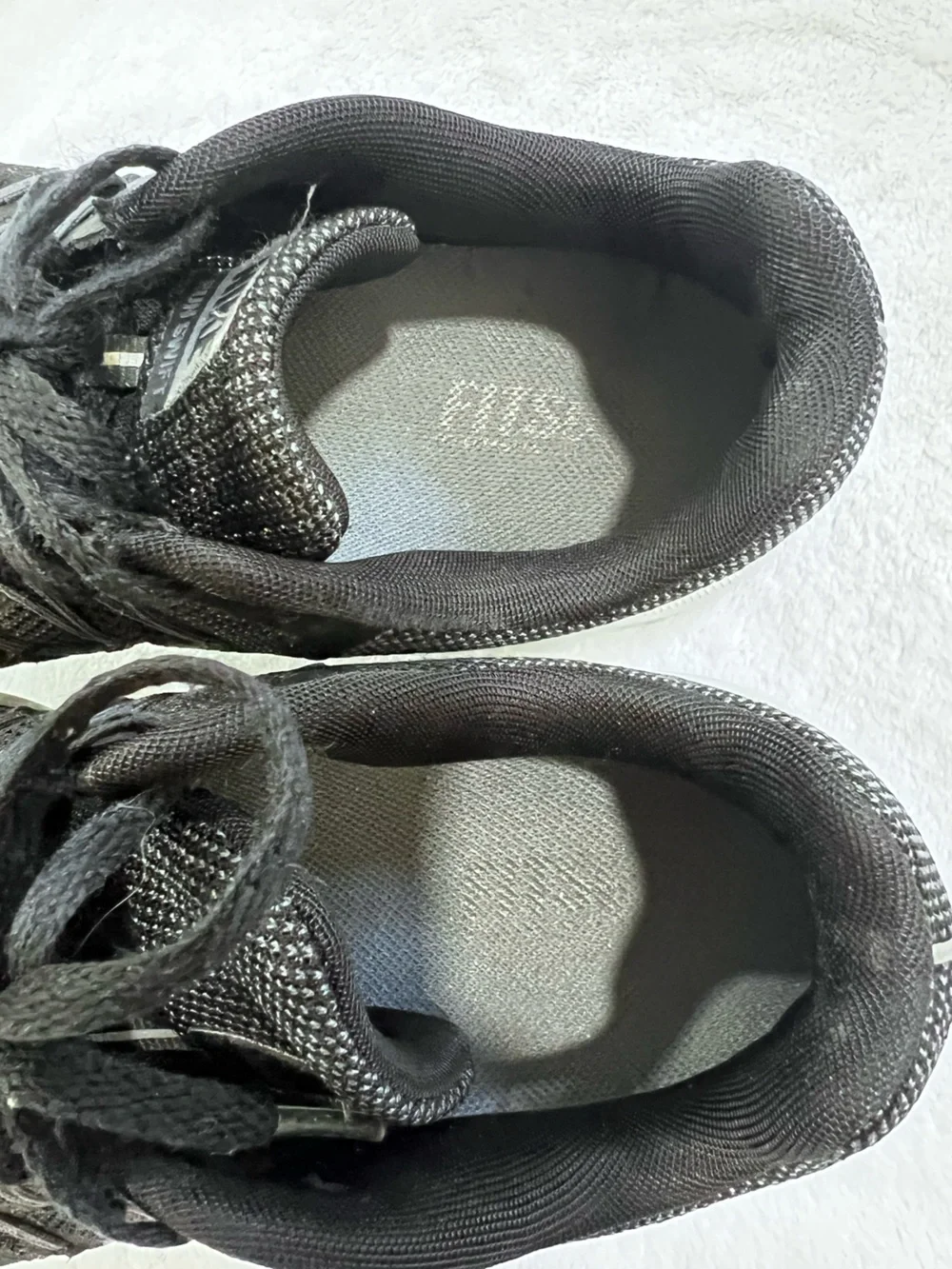 Nike Black Athletic Sneakers with White Label size 7